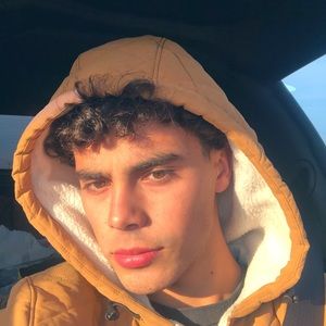 Meet your Posher, Luis